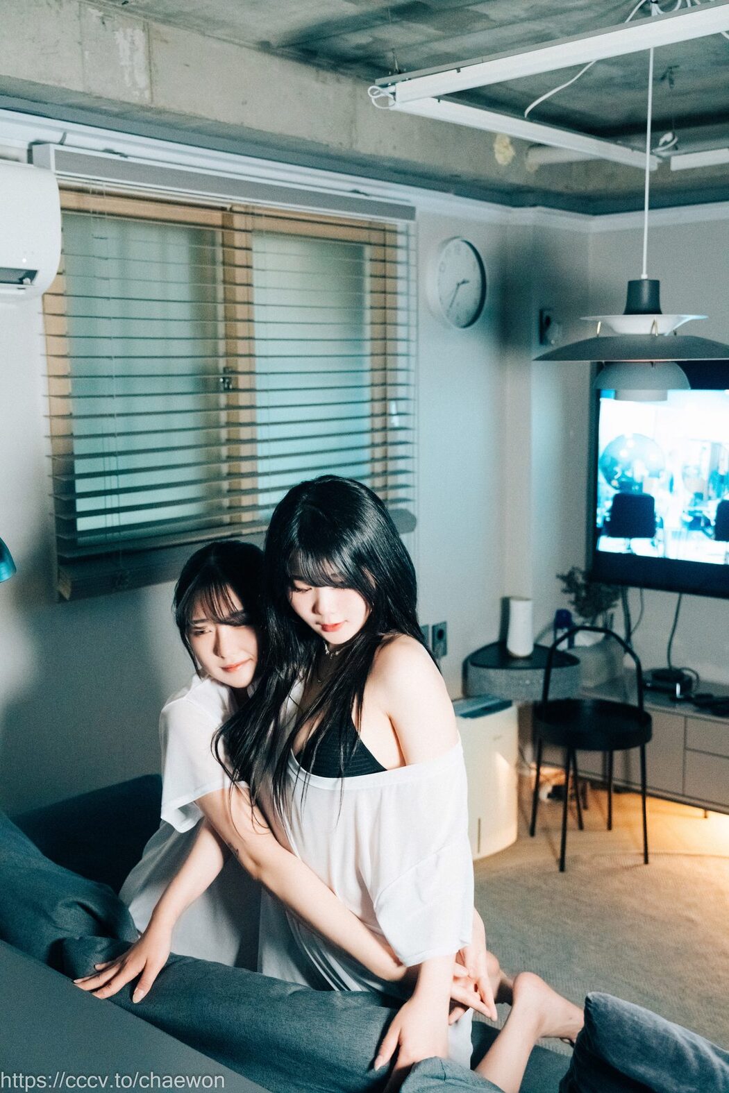 Loozy Zia 지아 x Sonson 손손 – Yuri Girls Love A