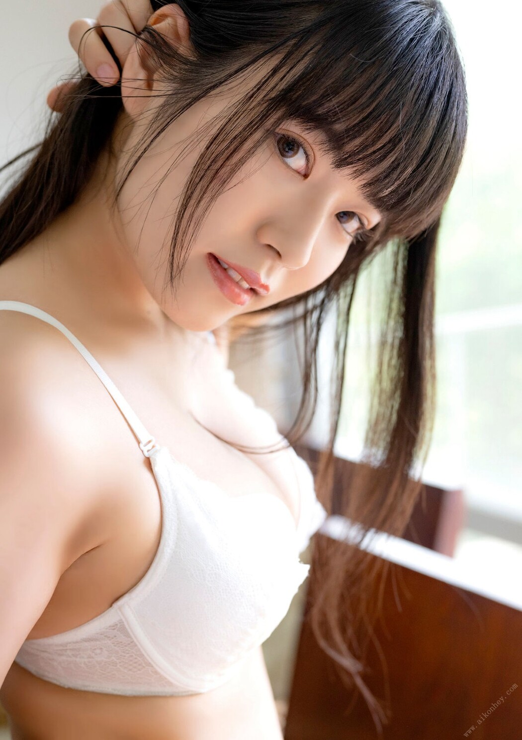 Young Champion Photobook 2022-10-01 Umi Shinonome 東雲うみ – Really Provocation