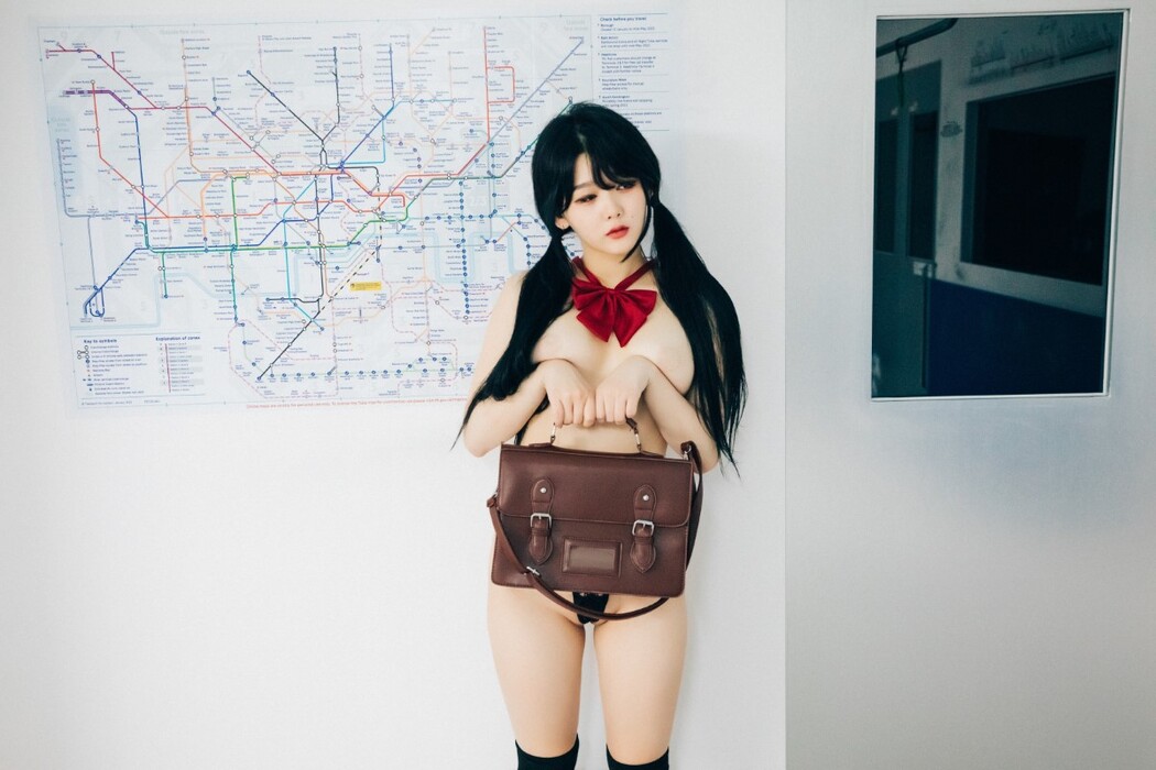 Loozy Zia 지아 Subway