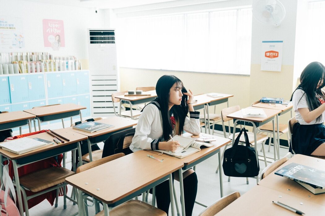 Loozy Zia 지아 x Sonson 손손 – Bitch Academy Hard B