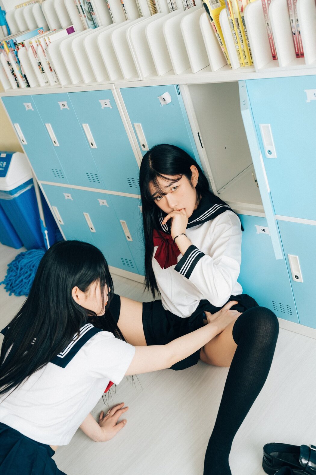 Loozy Zia 지아 x Sonson 손손 – Bitch Academy Hard B