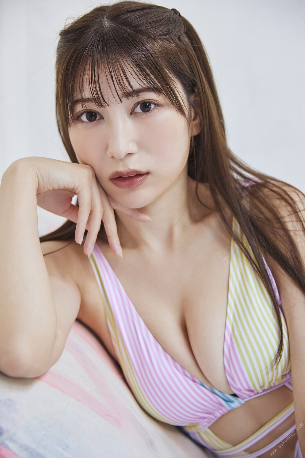 Manga Action Photobook 2023.03.07 Risa Yukihira 雪平莉左 – Spring Groove