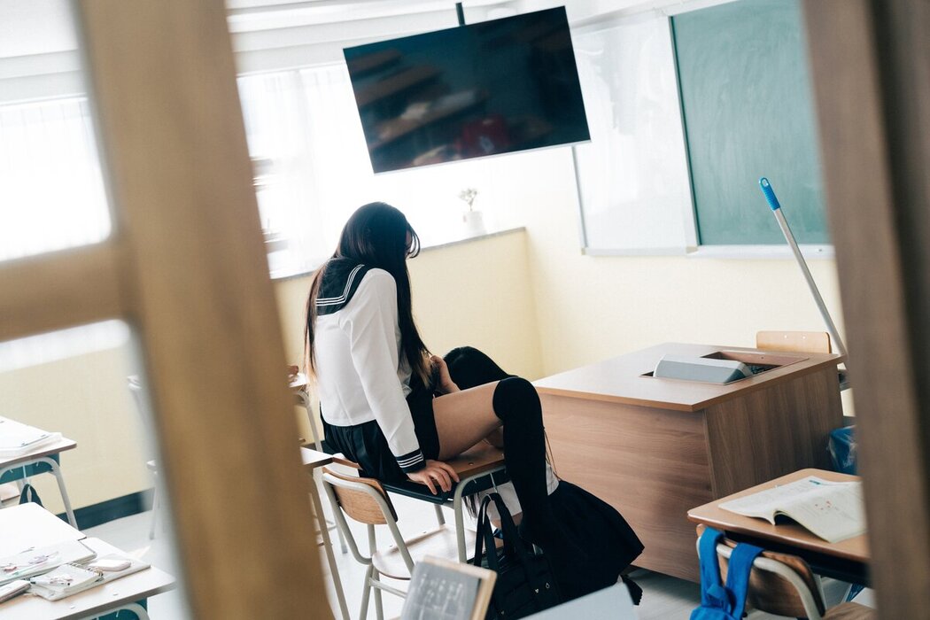Loozy Zia 지아 x Sonson 손손 – Bitch Academy Hard B