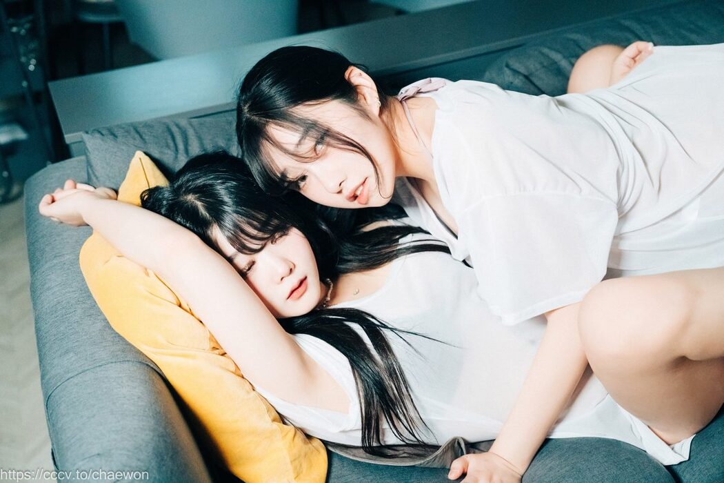 Loozy Zia 지아 x Sonson 손손 – Yuri Girls Love A