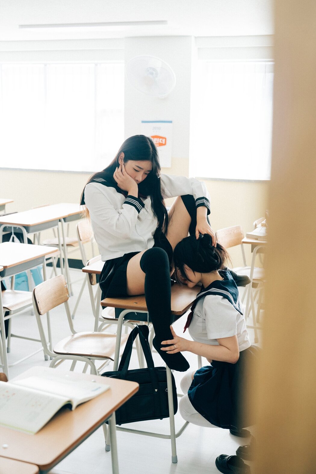 Loozy Zia 지아 x Sonson 손손 – Bitch Academy Hard B