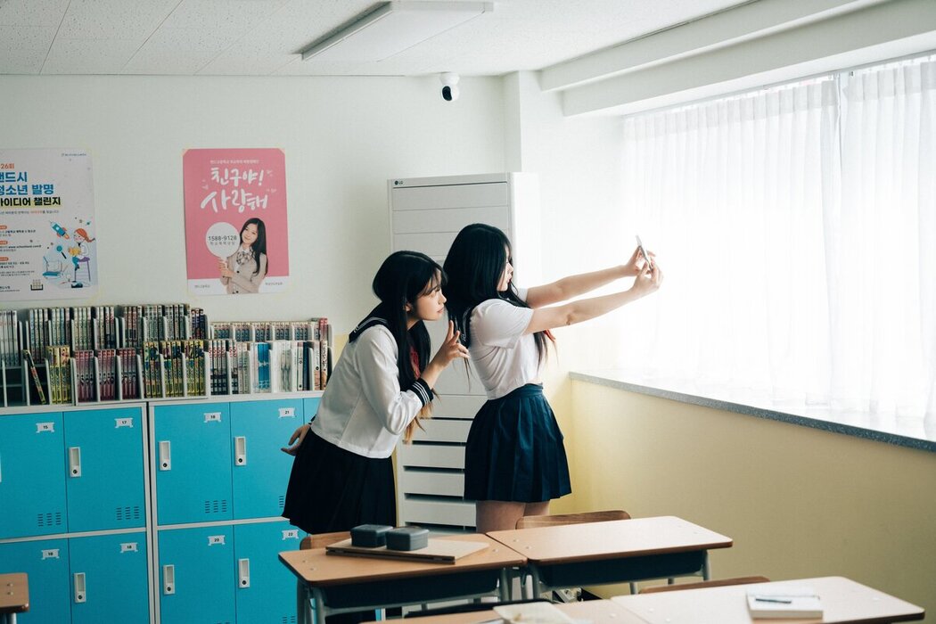 Loozy Zia 지아 x Sonson 손손 – Bitch Academy Hard A