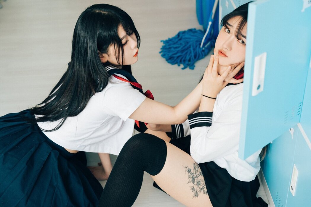 Loozy Zia 지아 x Sonson 손손 – Bitch Academy Hard B