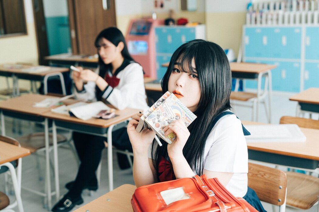 Loozy Zia 지아 x Sonson 손손 – Bitch Academy Hard B