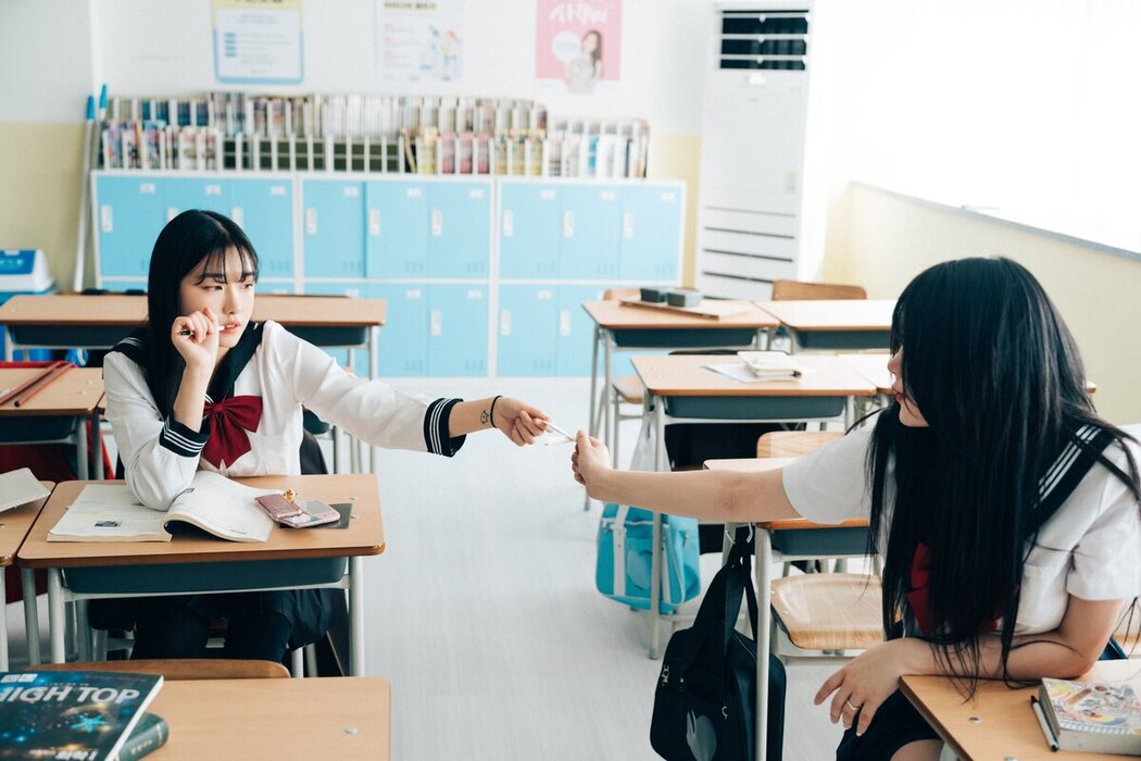 Loozy Zia 지아 x Sonson 손손 – Bitch Academy Hard B