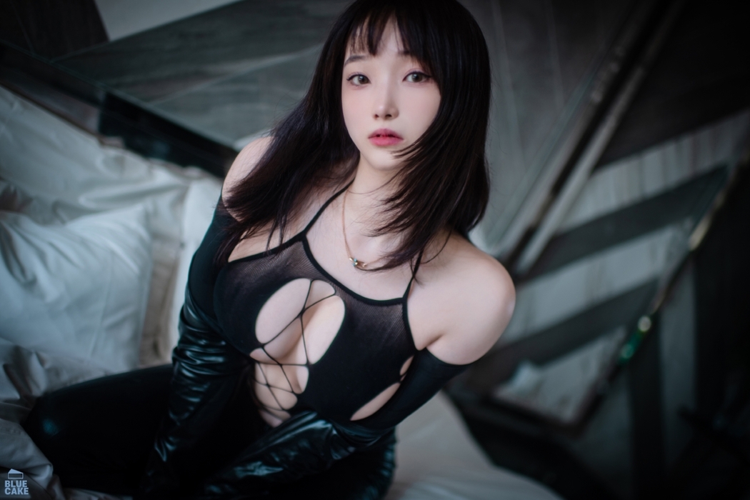 BLUECAKE Bambi 밤비 – Black Mist Mesh And Stocking A