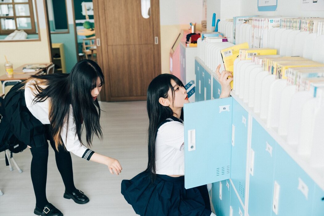 Loozy Zia 지아 x Sonson 손손 – Bitch Academy Hard B