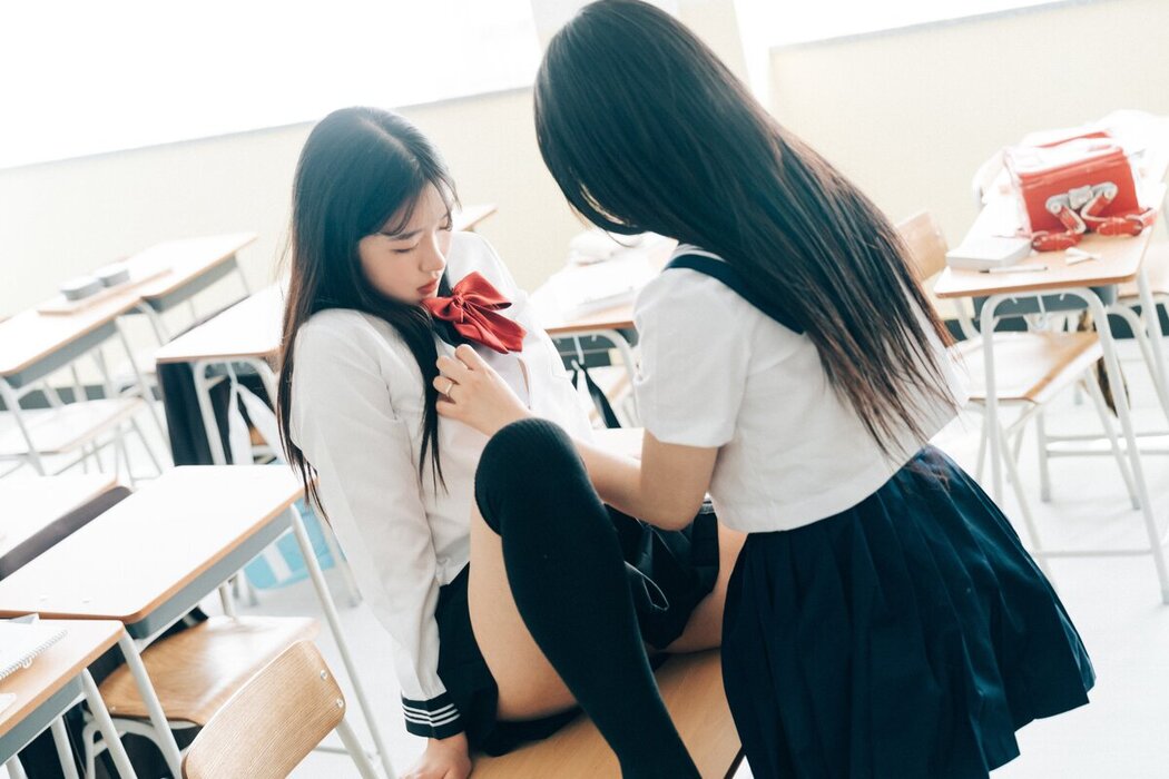 Loozy Zia 지아 x Sonson 손손 – Bitch Academy Hard B