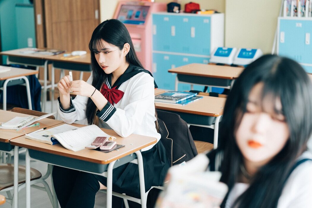 Loozy Zia 지아 x Sonson 손손 – Bitch Academy Hard B