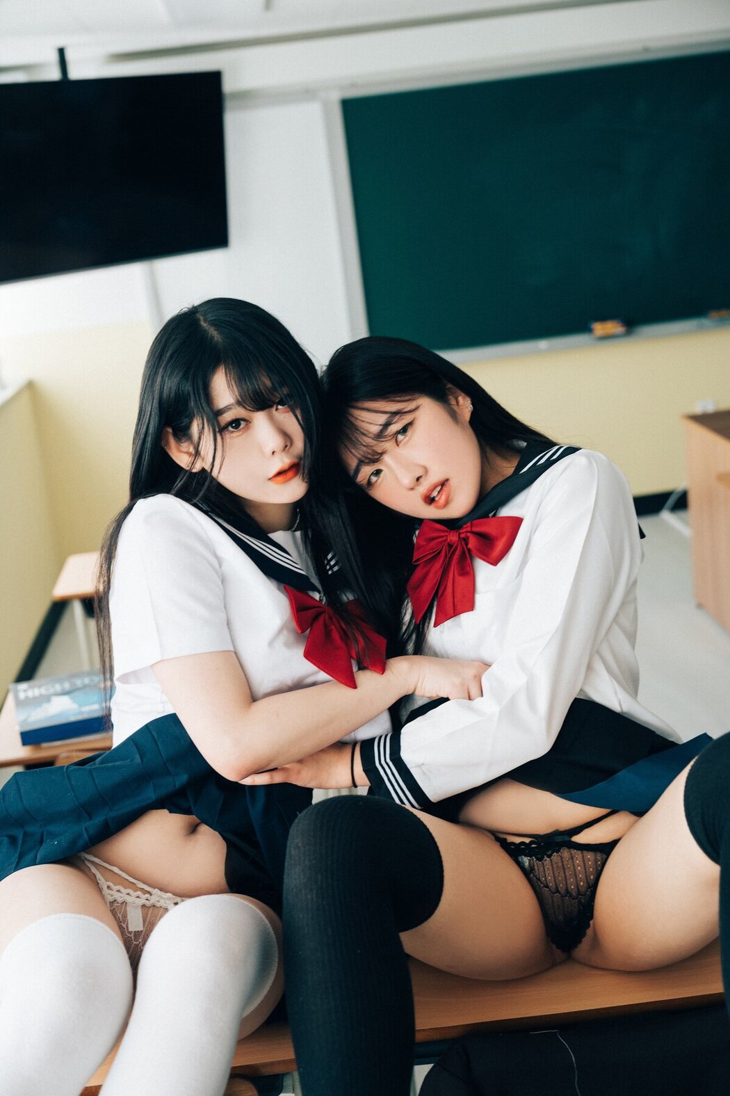 Loozy Zia 지아 x Sonson 손손 – Bitch Academy Hard B