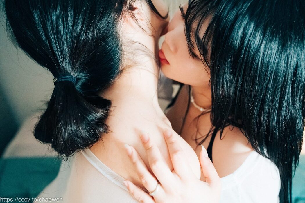 Loozy Zia 지아 x Sonson 손손 – Yuri Girls Love B