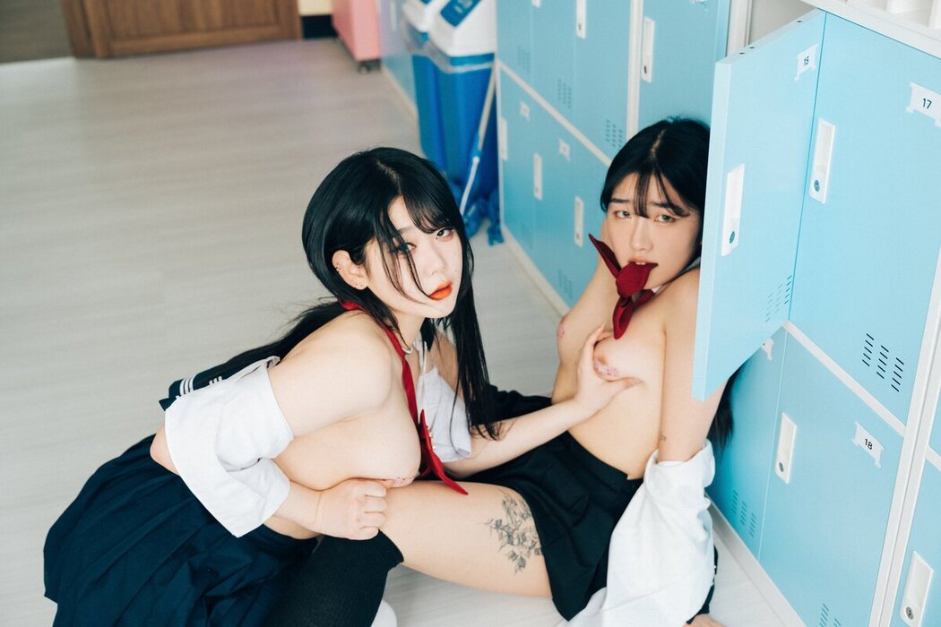 Loozy Zia 지아 x Sonson 손손 – Bitch Academy Hard B