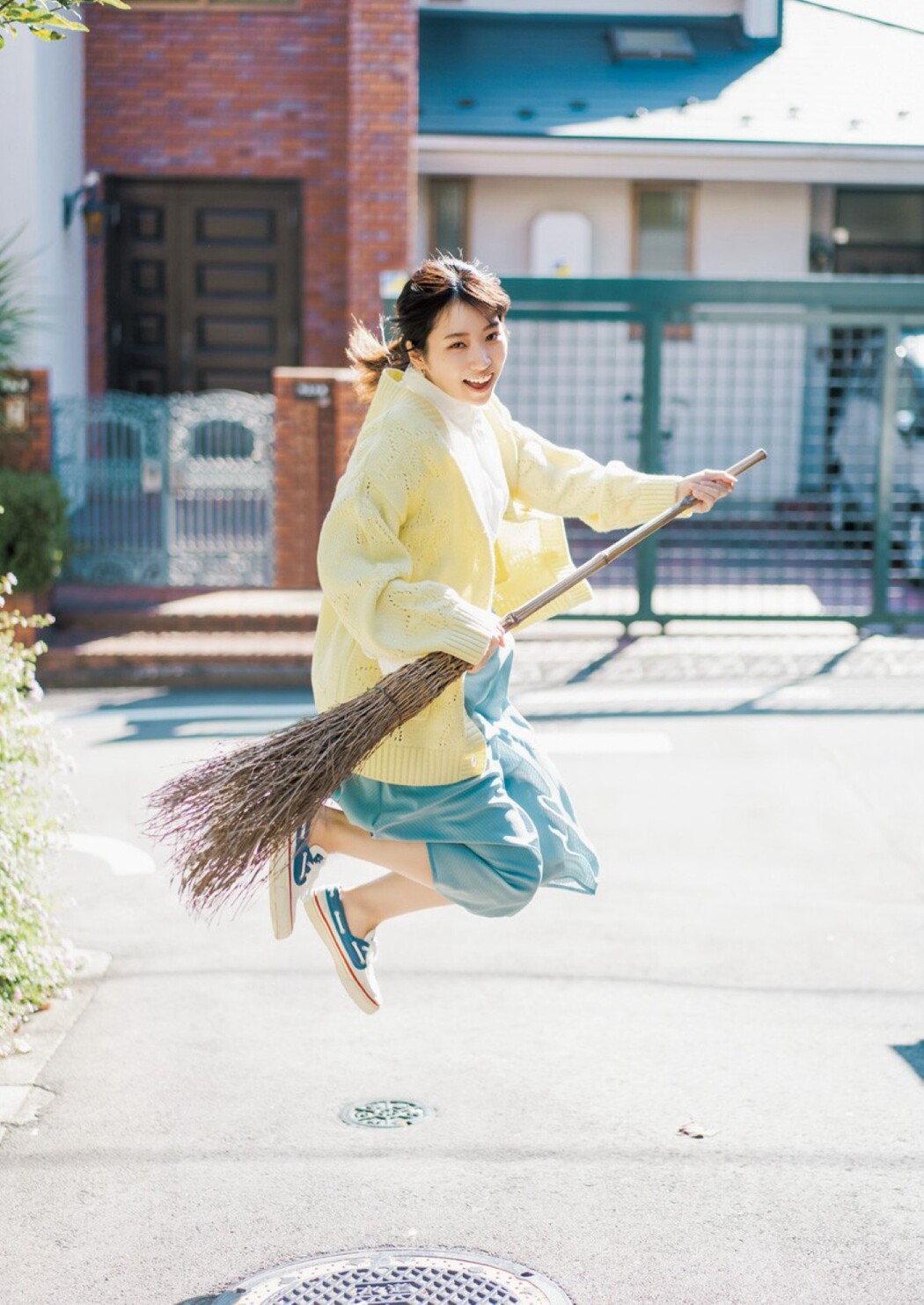 Young Jump Weekly 2023.01.01 No.01 えなこ 内田真礼 片岡凜