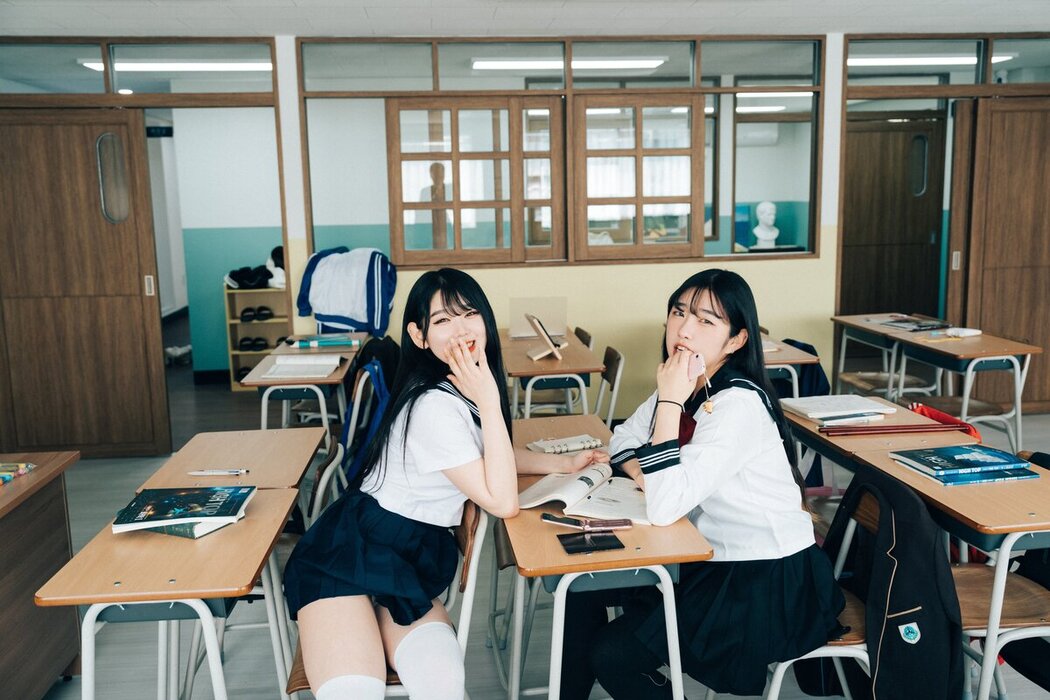 Loozy Zia 지아 x Sonson 손손 – Bitch Academy Hard B