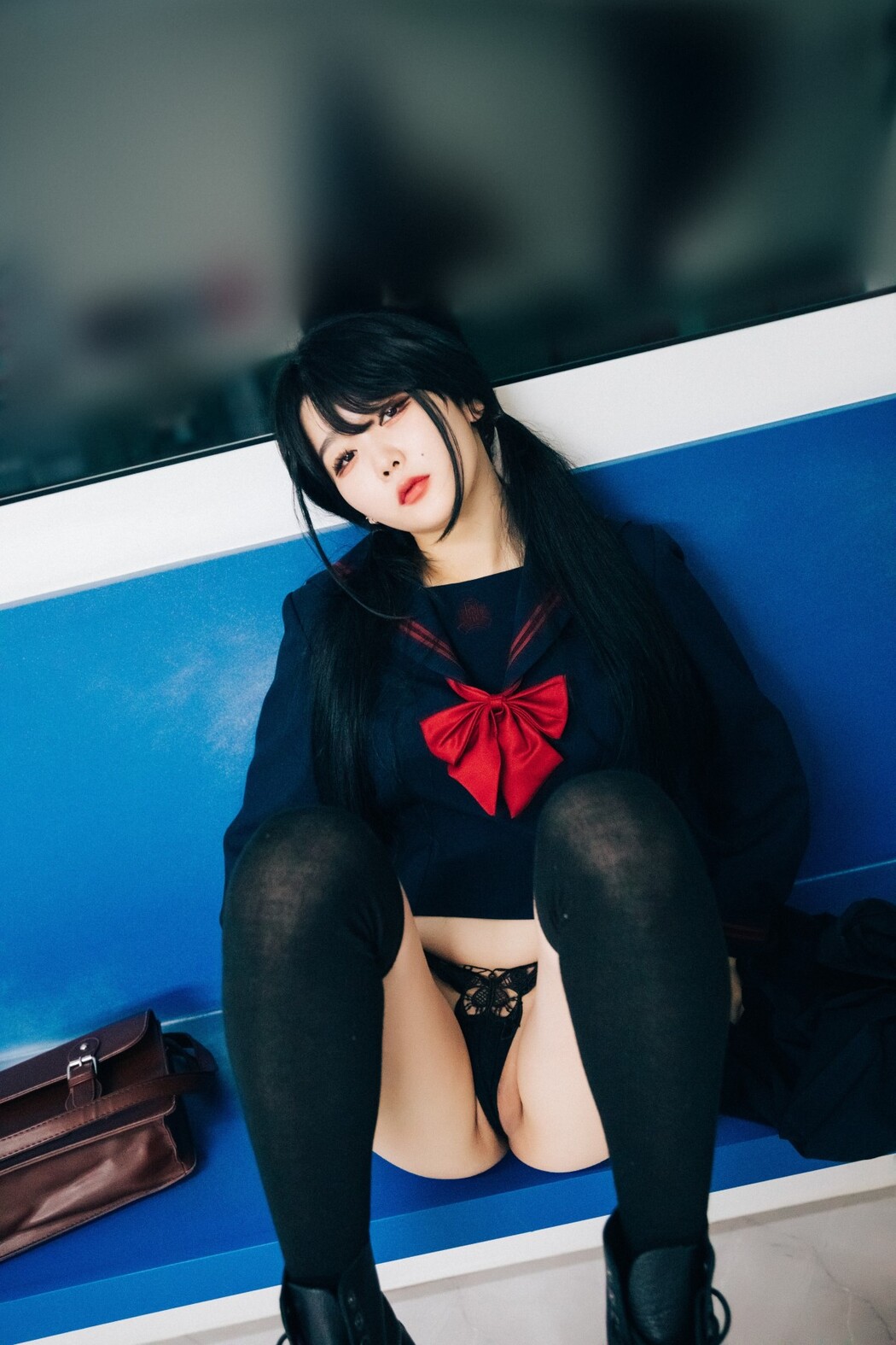 Loozy Zia 지아 Subway