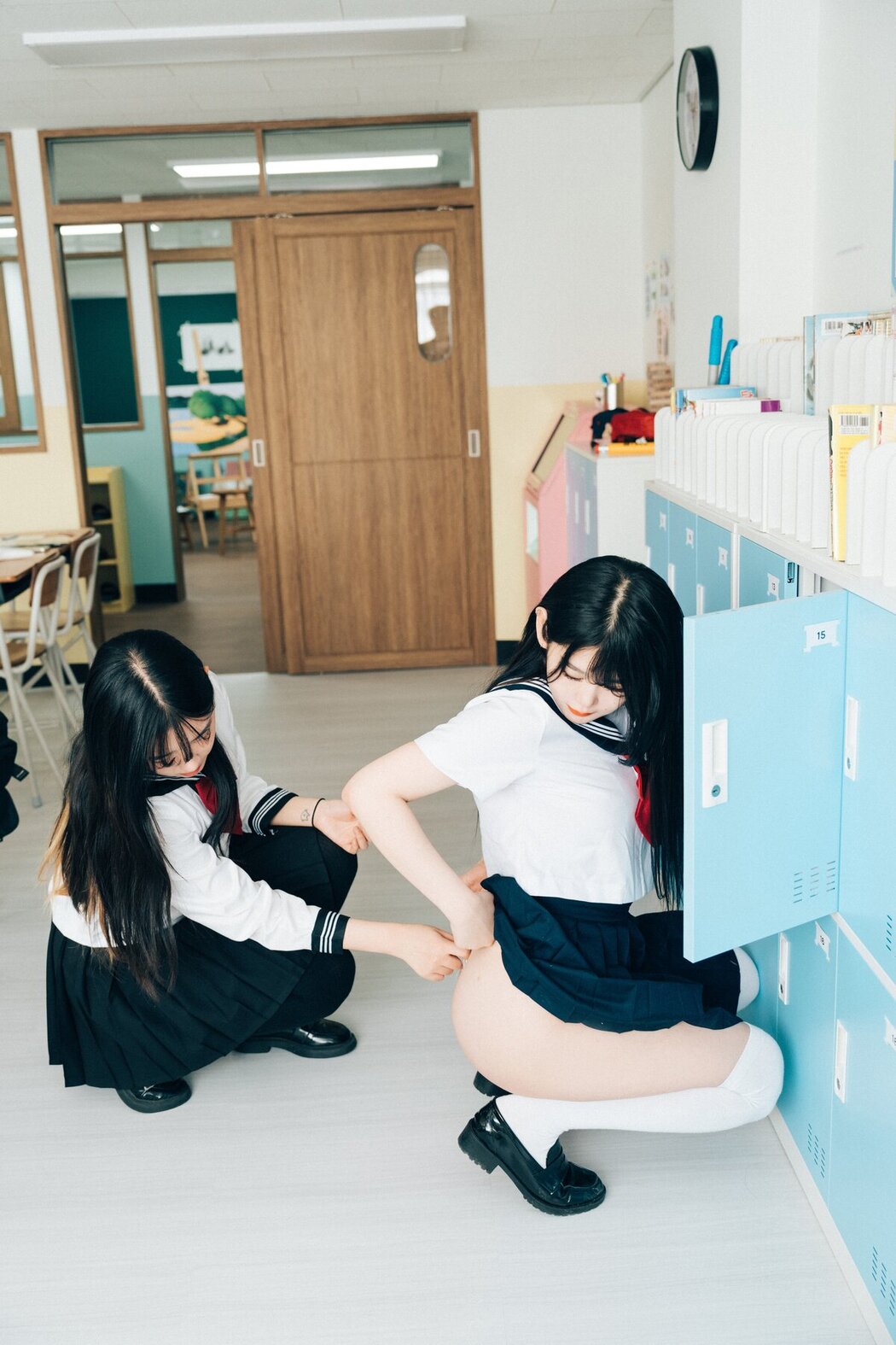 Loozy Zia 지아 x Sonson 손손 – Bitch Academy Hard B