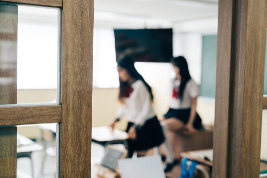 Loozy Zia 지아 x Sonson 손손 – Bitch Academy Hard B