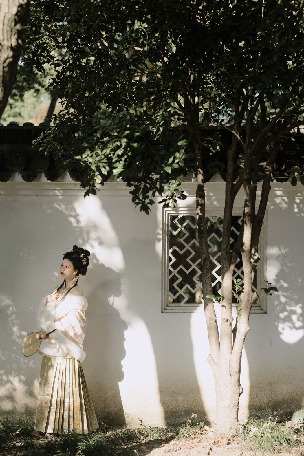 YiTuYu艺图语 Vol.8158 潘小落 (23P)