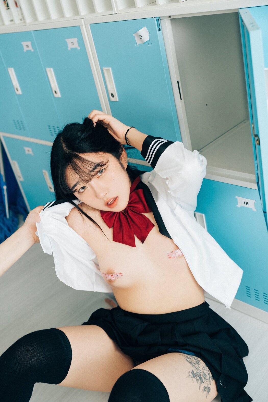 Loozy Zia 지아 x Sonson 손손 – Bitch Academy Hard A