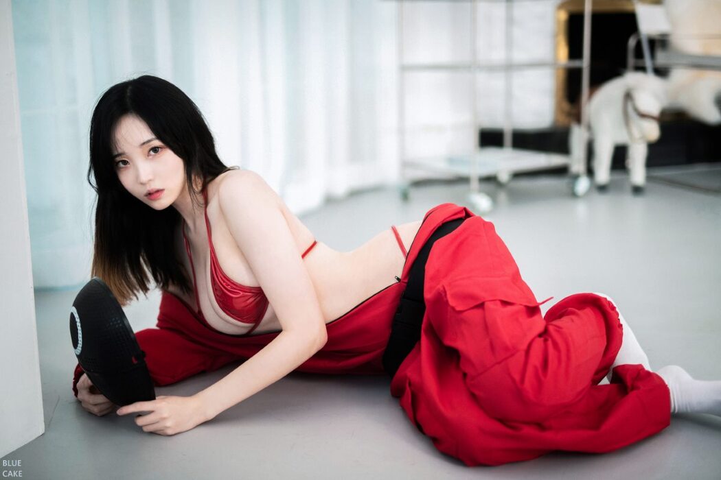BlueCake Bambi 밤비 Son Ye-Eun 손예은 – Play Game A