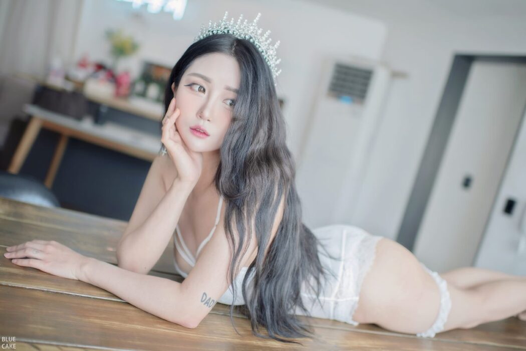 BLUECAKE Bomi 보미 Happy Bomiday
