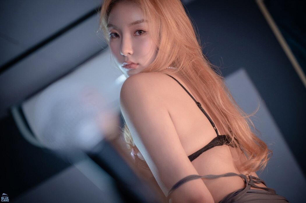 BlueCake Jinju – Artistic Gray And Black Purple Skin