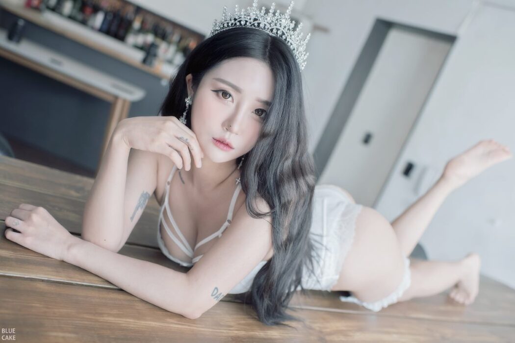 BLUECAKE Bomi 보미 Happy Bomiday