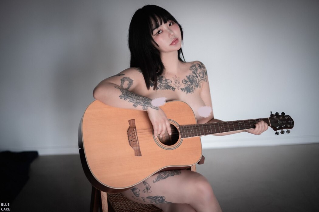 BlueCake Jeon Bo-Yeon 전보연 – Smell of Skin