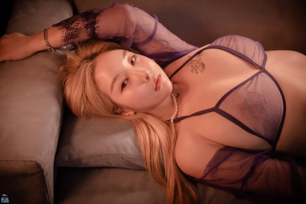 BlueCake Jinju – Artistic Gray And Black Purple Skin