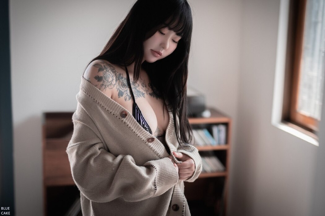 BlueCake Jeon Bo-Yeon 전보연 – Smell of Skin