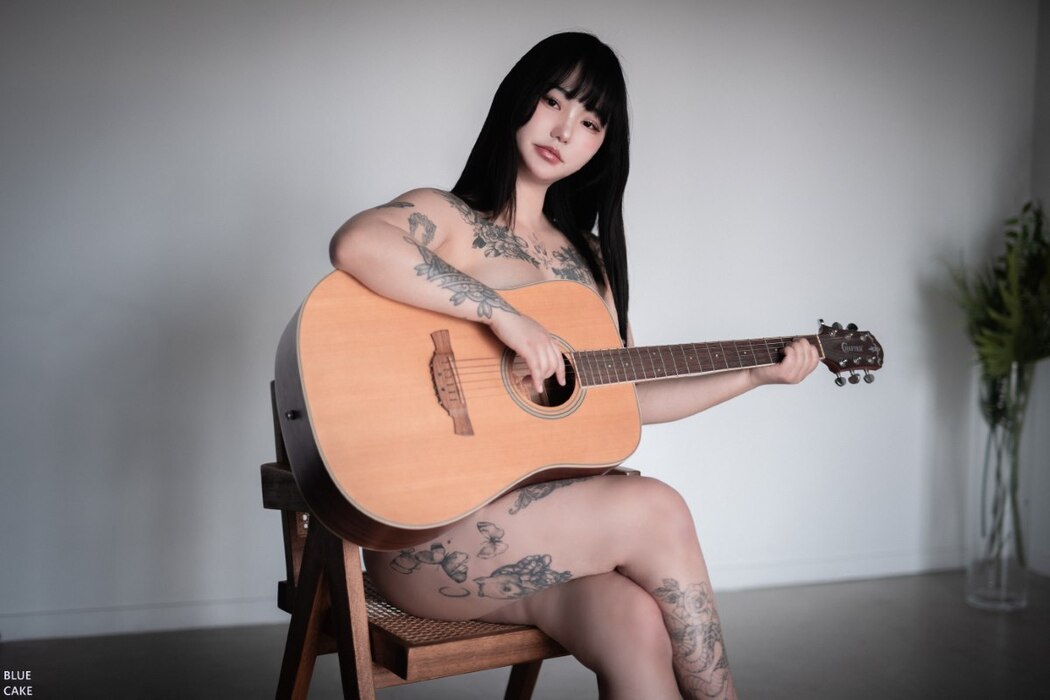 BlueCake Jeon Bo-Yeon 전보연 – Smell of Skin