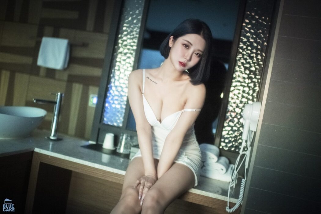 BlueCake Bomi 보미 – SECRET