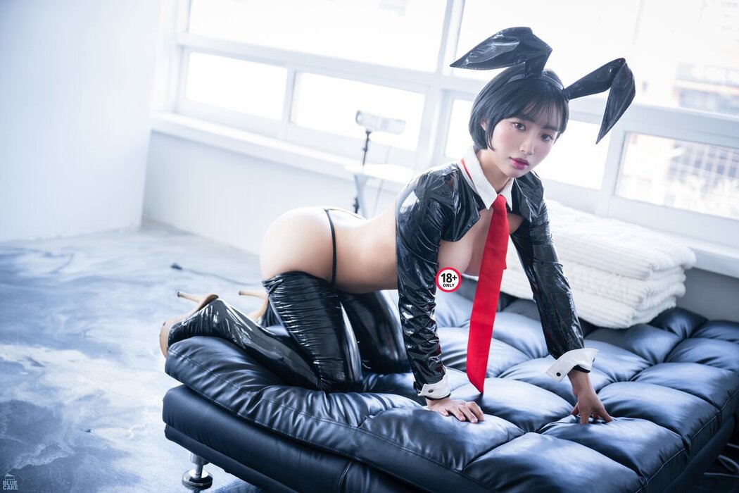 BLUECAKE Booty Queen – Rabbit Black RED