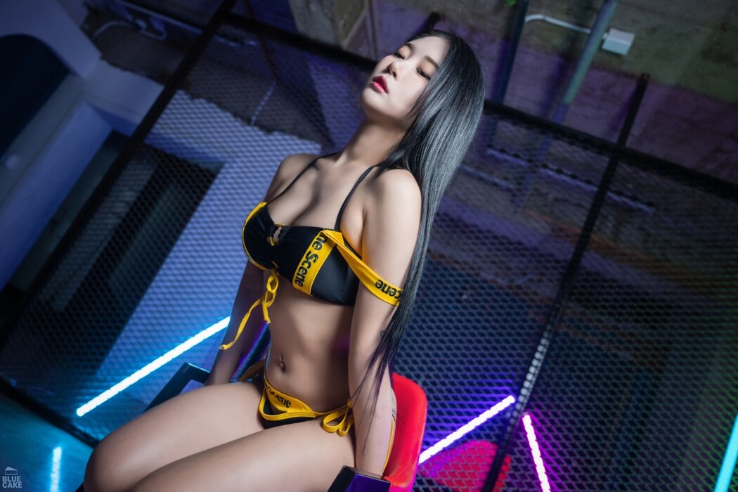 BlueCake Bomi 보미 – Black And Yellow RED Ver A