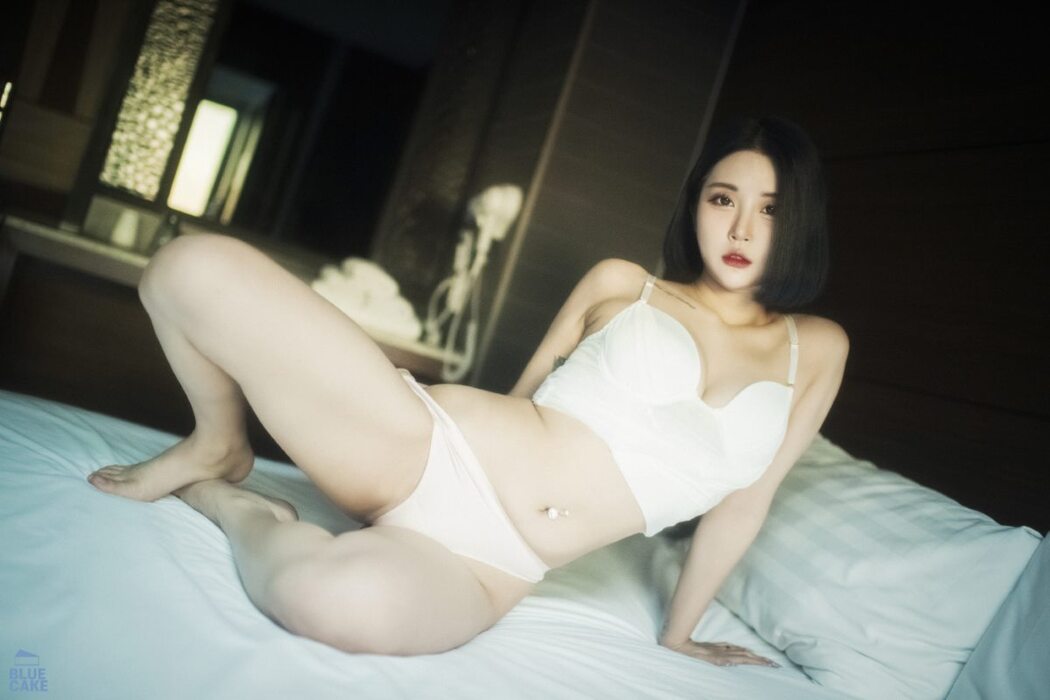 BlueCake Bomi 보미 – SECRET