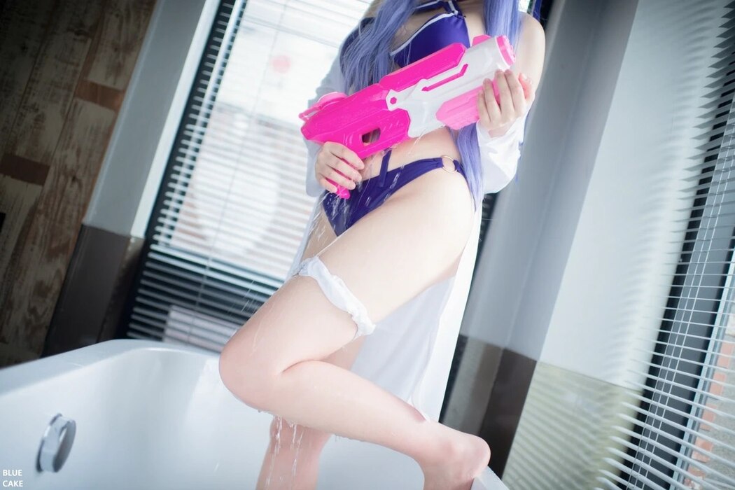 BlueCake Nono – Pool Party Caitlyn