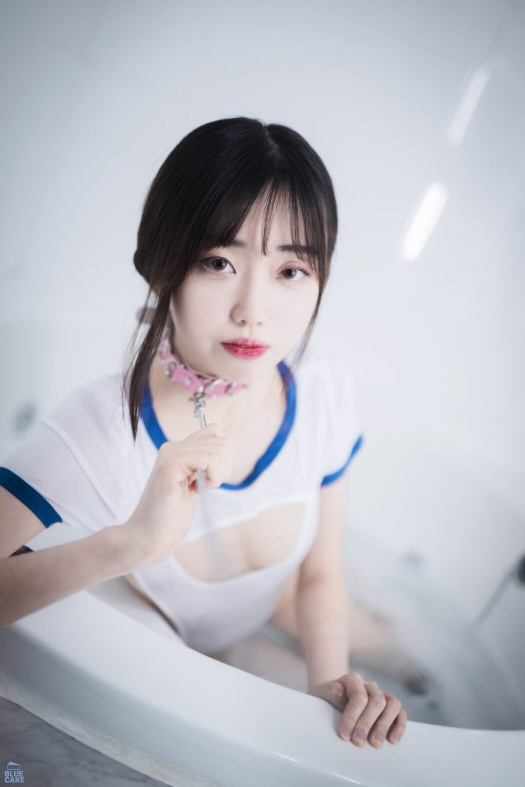 BlueCake Kim Ji-won 김지원 – White One RED.Ver