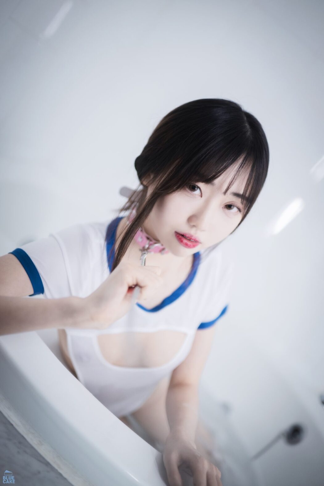 BlueCake Kim Ji-won 김지원 – White One RED.Ver
