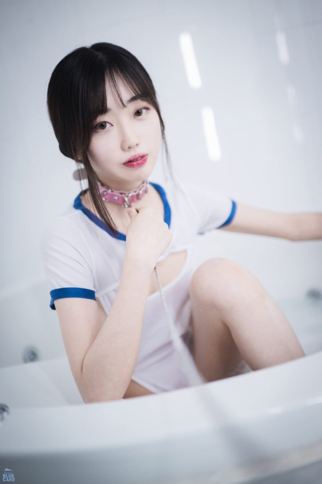 BlueCake Kim Ji-won 김지원 – White One RED.Ver