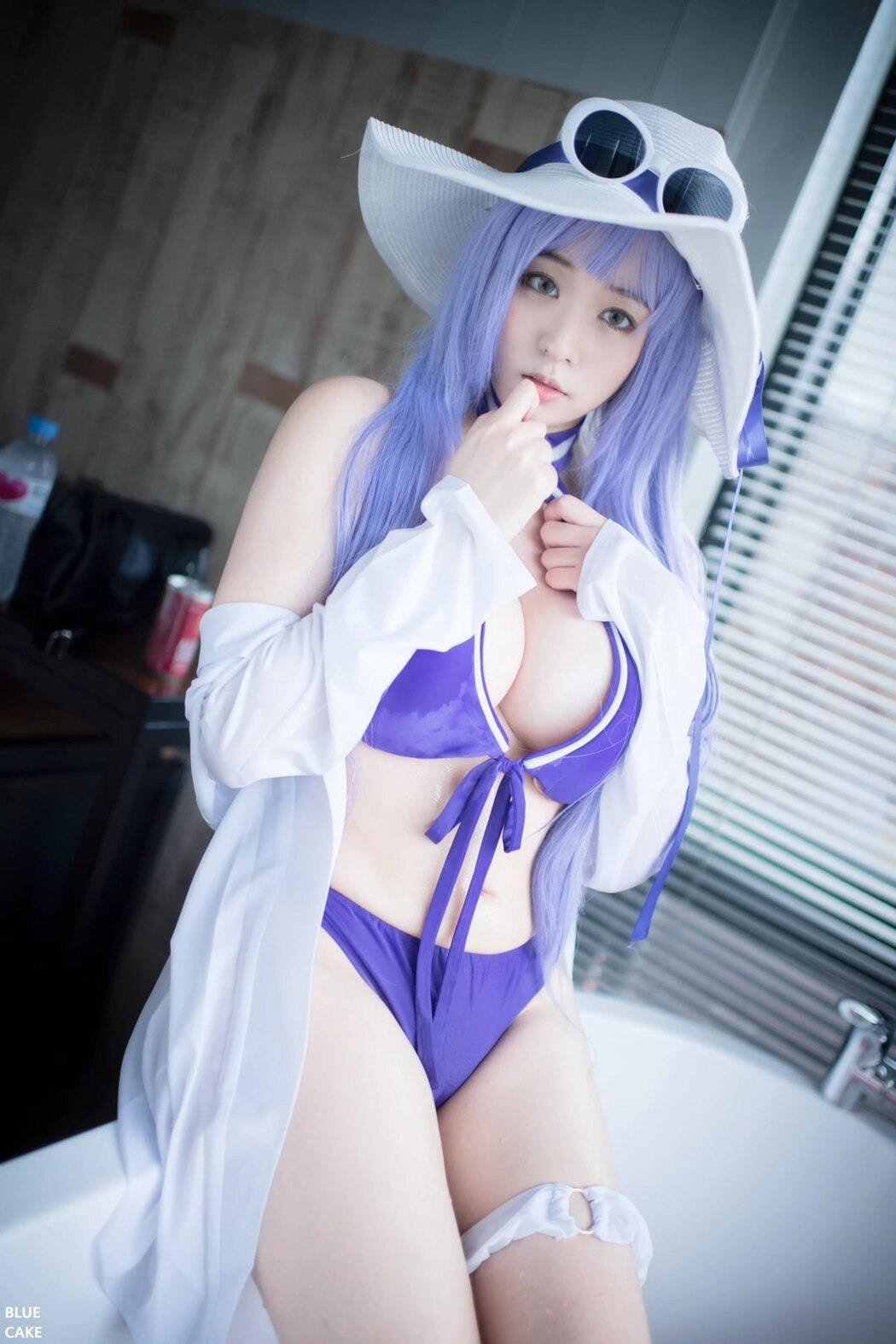 BlueCake Nono – Pool Party Caitlyn