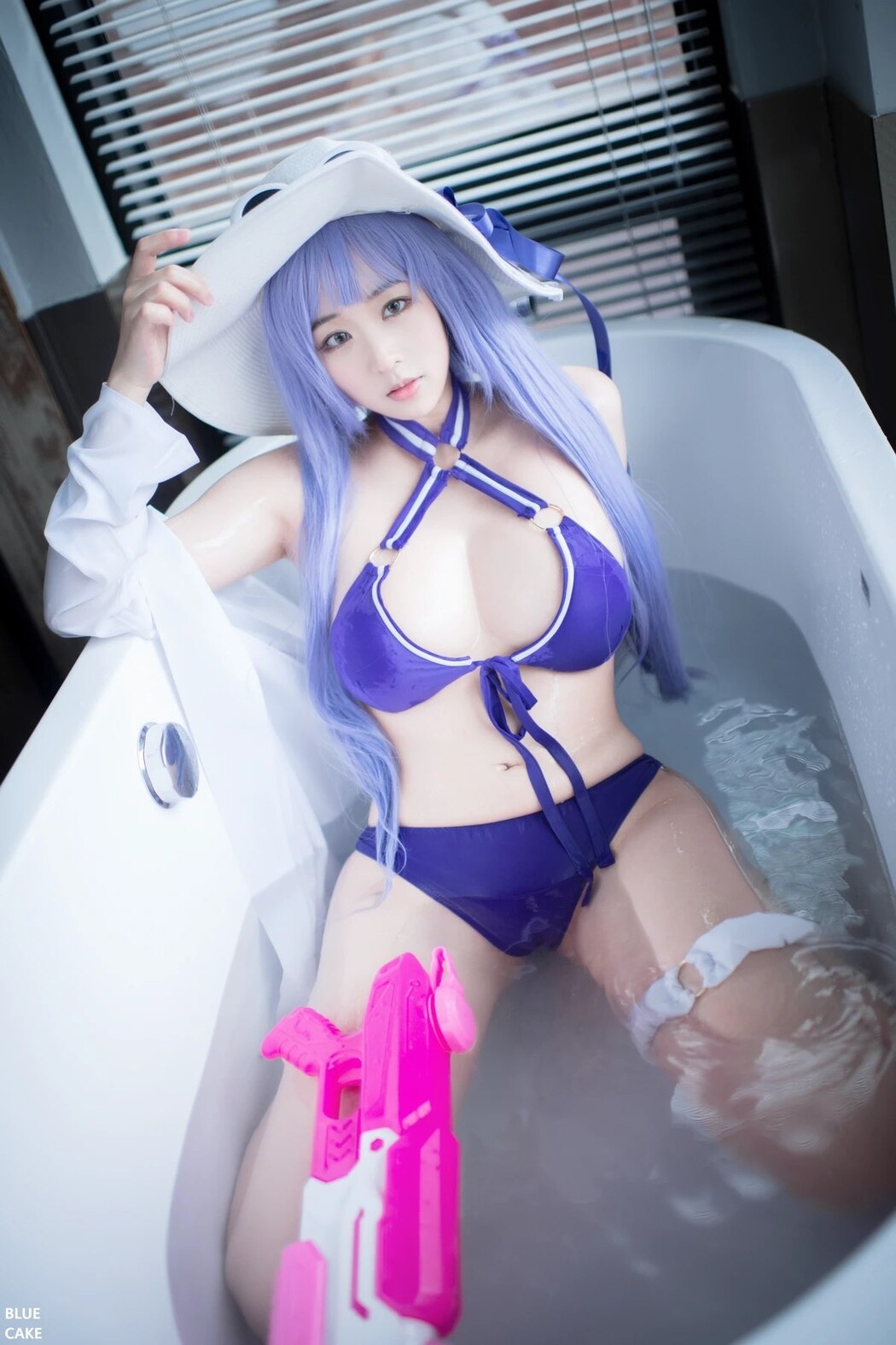 BlueCake Nono – Pool Party Caitlyn