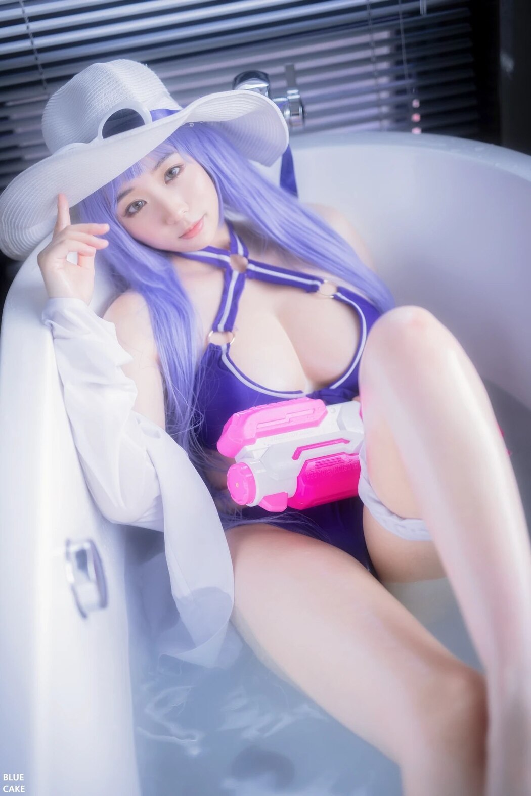 BlueCake Nono – Pool Party Caitlyn