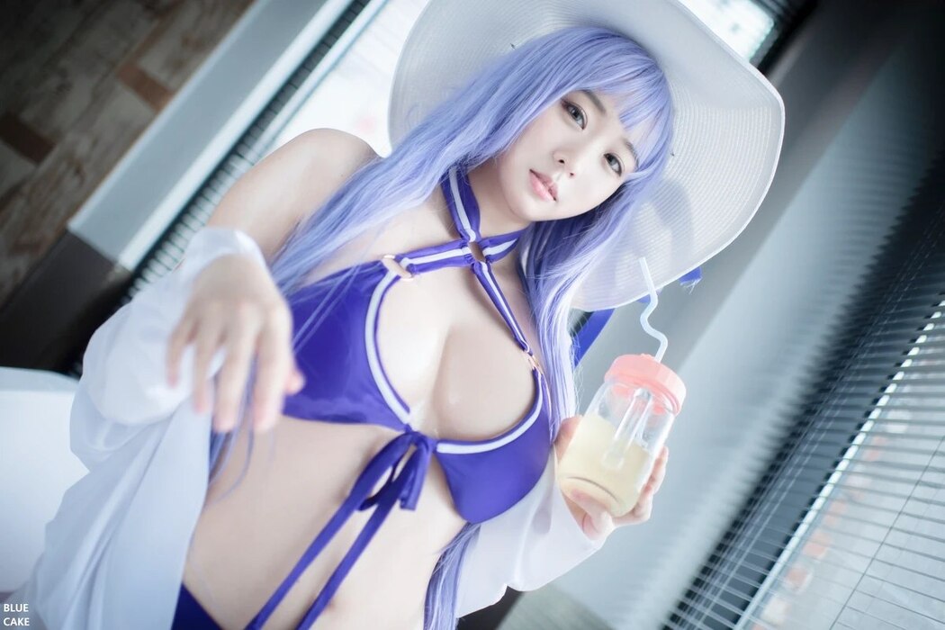 BlueCake Nono – Pool Party Caitlyn