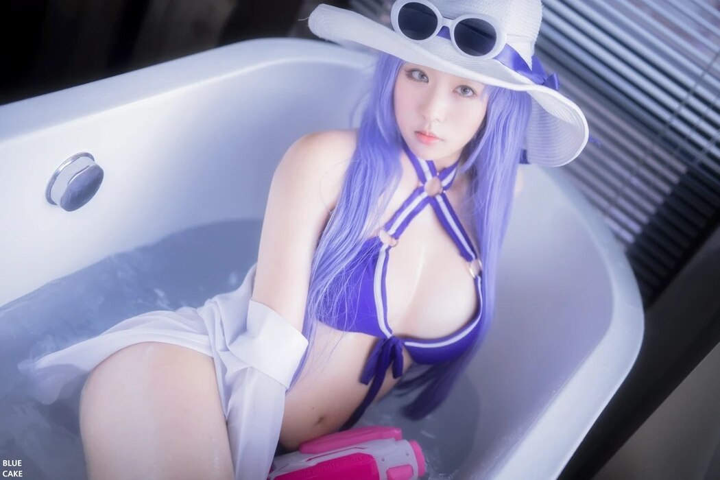 BlueCake Nono – Pool Party Caitlyn