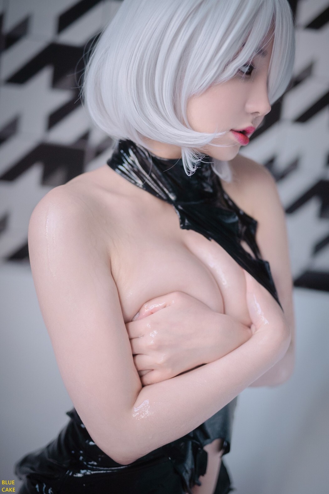 BlueCake Son Ye-Eun 손예은 2B RED B
