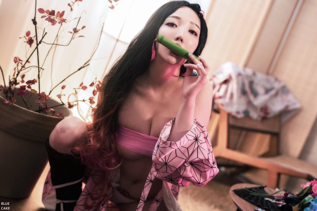 BLUECAKE Son Ye-Eun 손예은 Pink Oni